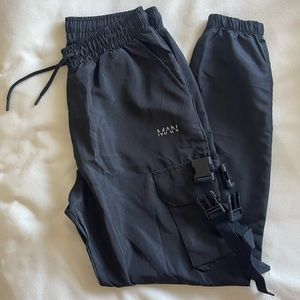 NWOT Boohoo Man Clip-pocket joggers, Size L.